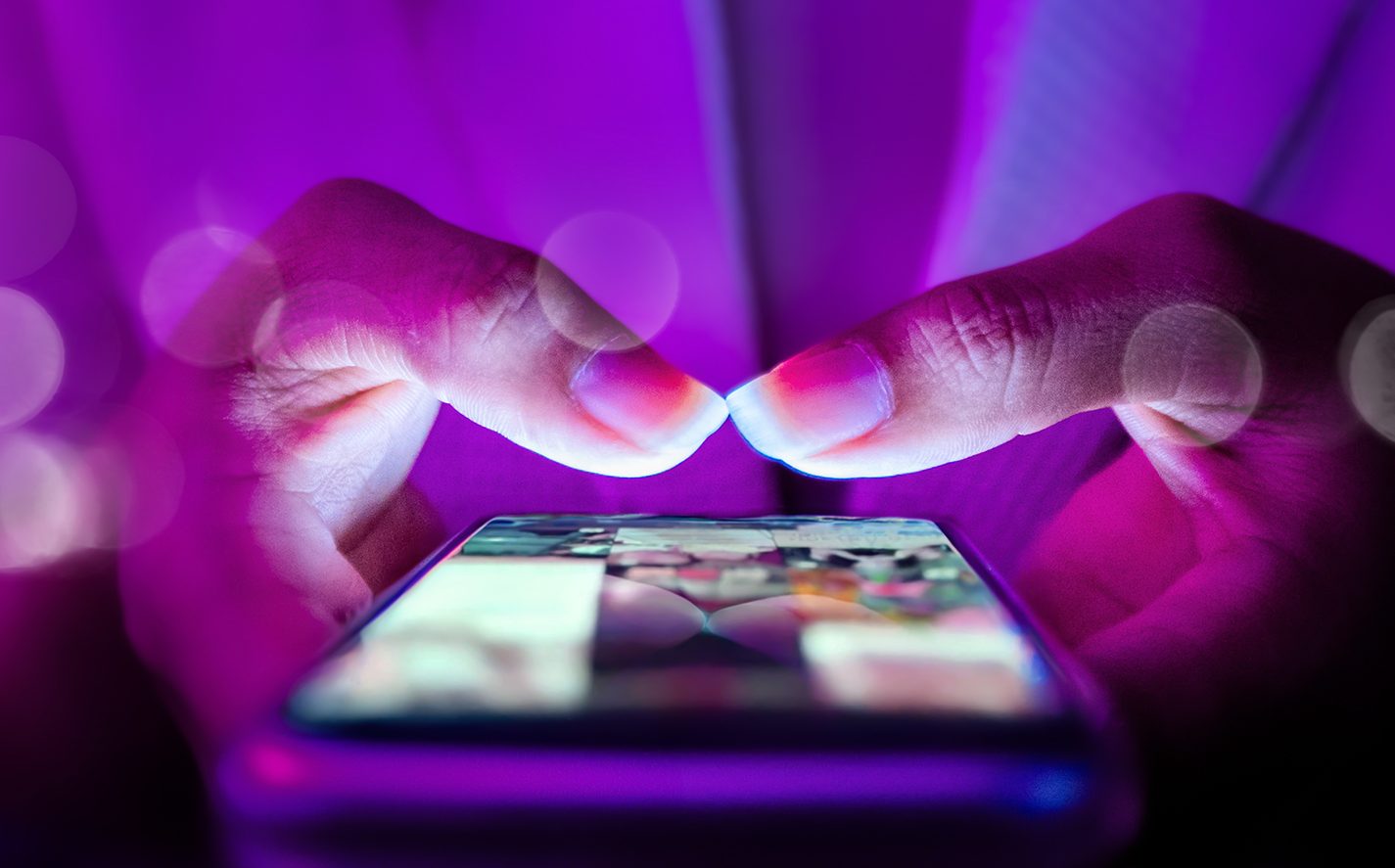 Telephone,Mobile Phone,Hand,Smart Phone,Template,Social Media,Marketing,Engagement,Post - Structure,Social Issues,Technology,The Media,Social Media Followers,Like Button,Digital Display,Social Gathering,Scrolling,Advertisement